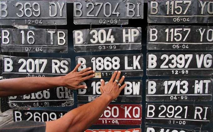 daftar plat nomor kendaraan dan daerahnya by Moladin