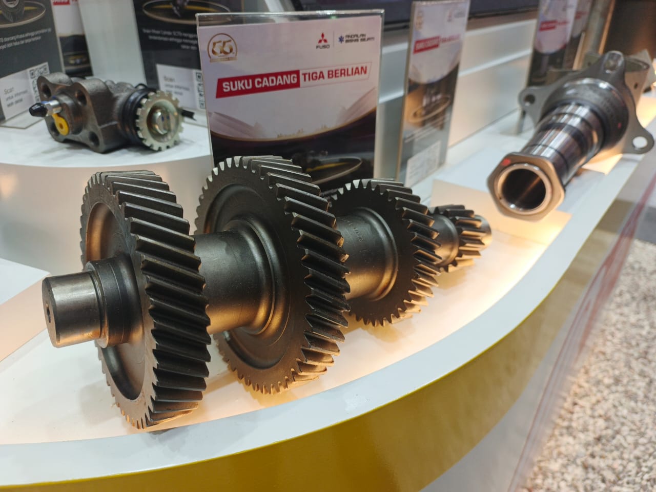 Mitsubishi Fuso Hadirkan Suku Cadang Tiga Berlian, Kualitas Terjamin! fuso suku cadang 5
