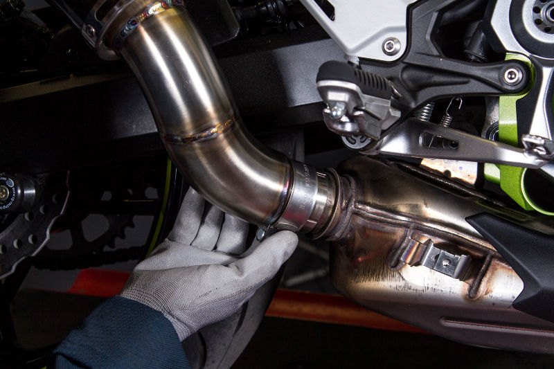 kapan harus ganti baut knalpot motor - Moladin