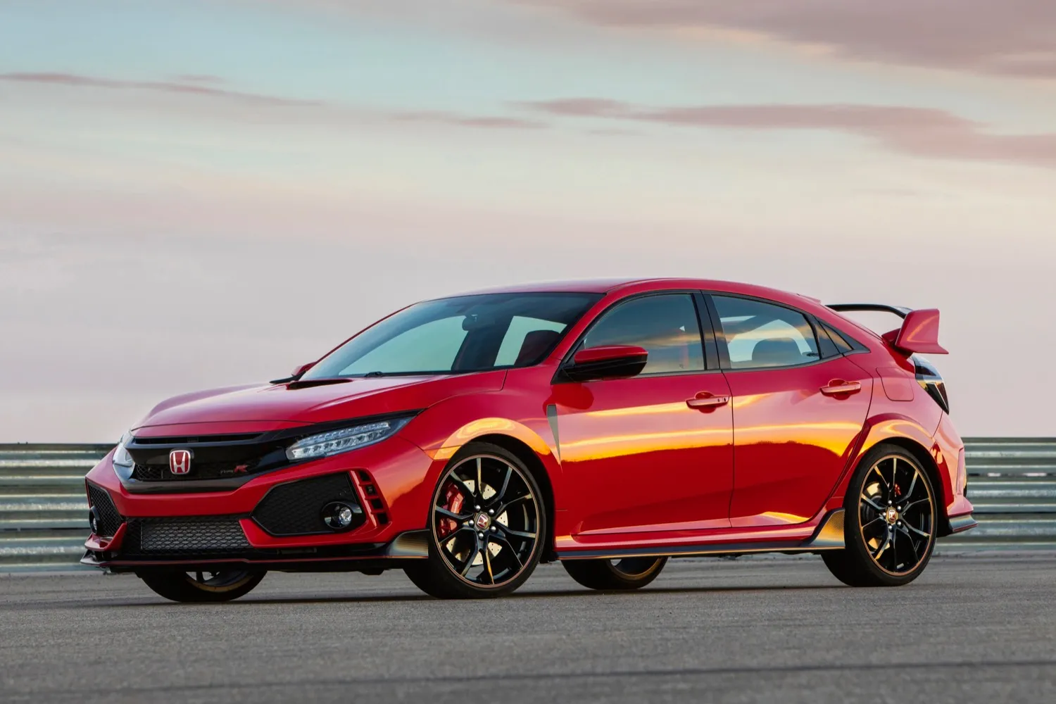 kelebihan mobil penggerak roda depan - Moladin