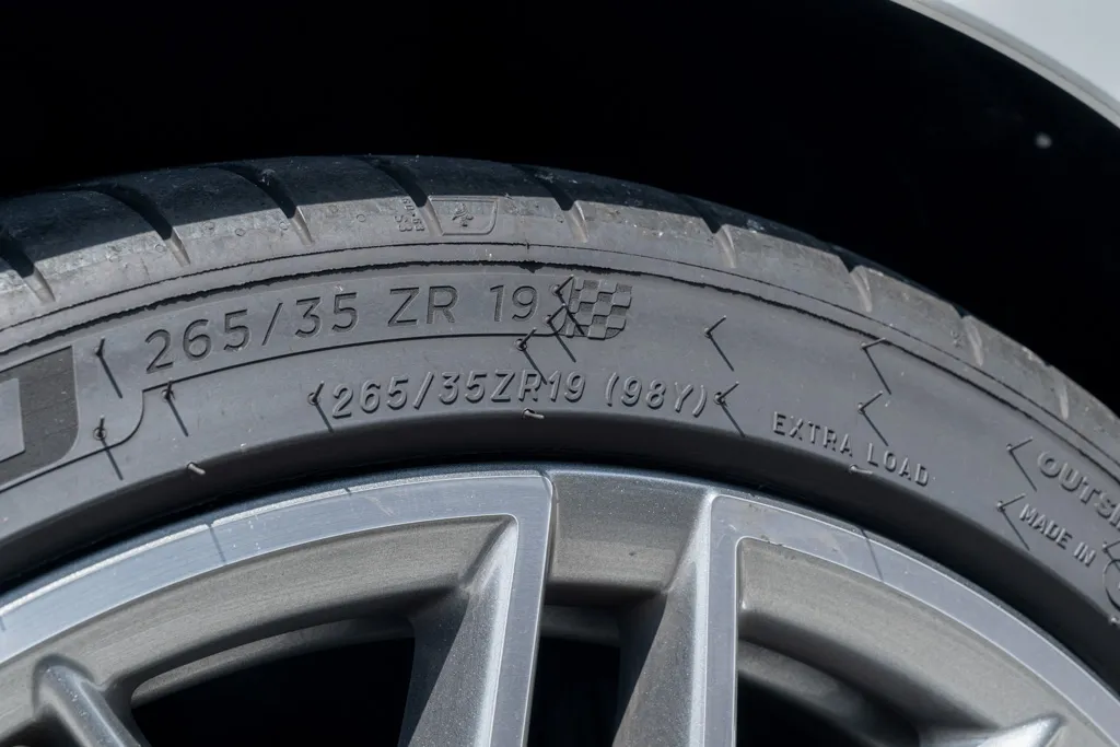 8 Arti Kode Ban Mobil dan Cara Membacanya dengan Benar