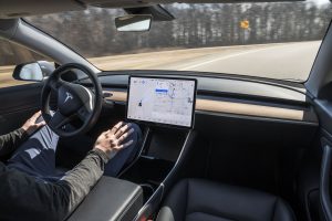 Bukan Cuma Tesla, Ini 9 Mobil Autopilot yang Bisa Nyetir Sendiri