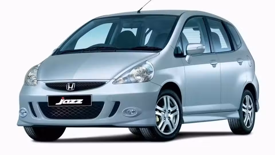 mobil irit bbm tahun 2000-an Honda Jazz - Moladin