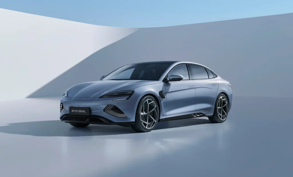 harga mobil listrik byd di Indonesia by Moladin