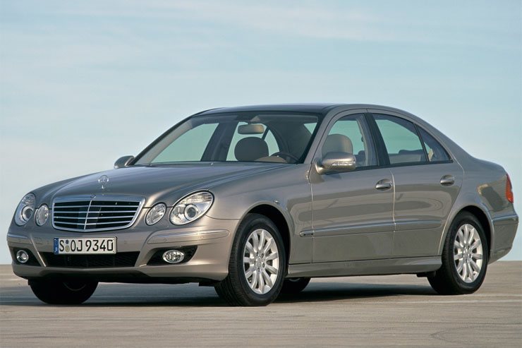 mobil mercy lama Mercedes-Benz E-Class W211 - Moladin