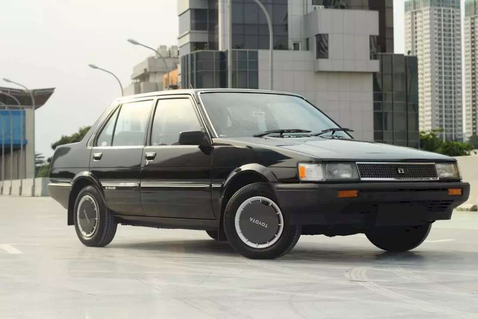 mobil sedaan murah 10 jutaan by Moladin