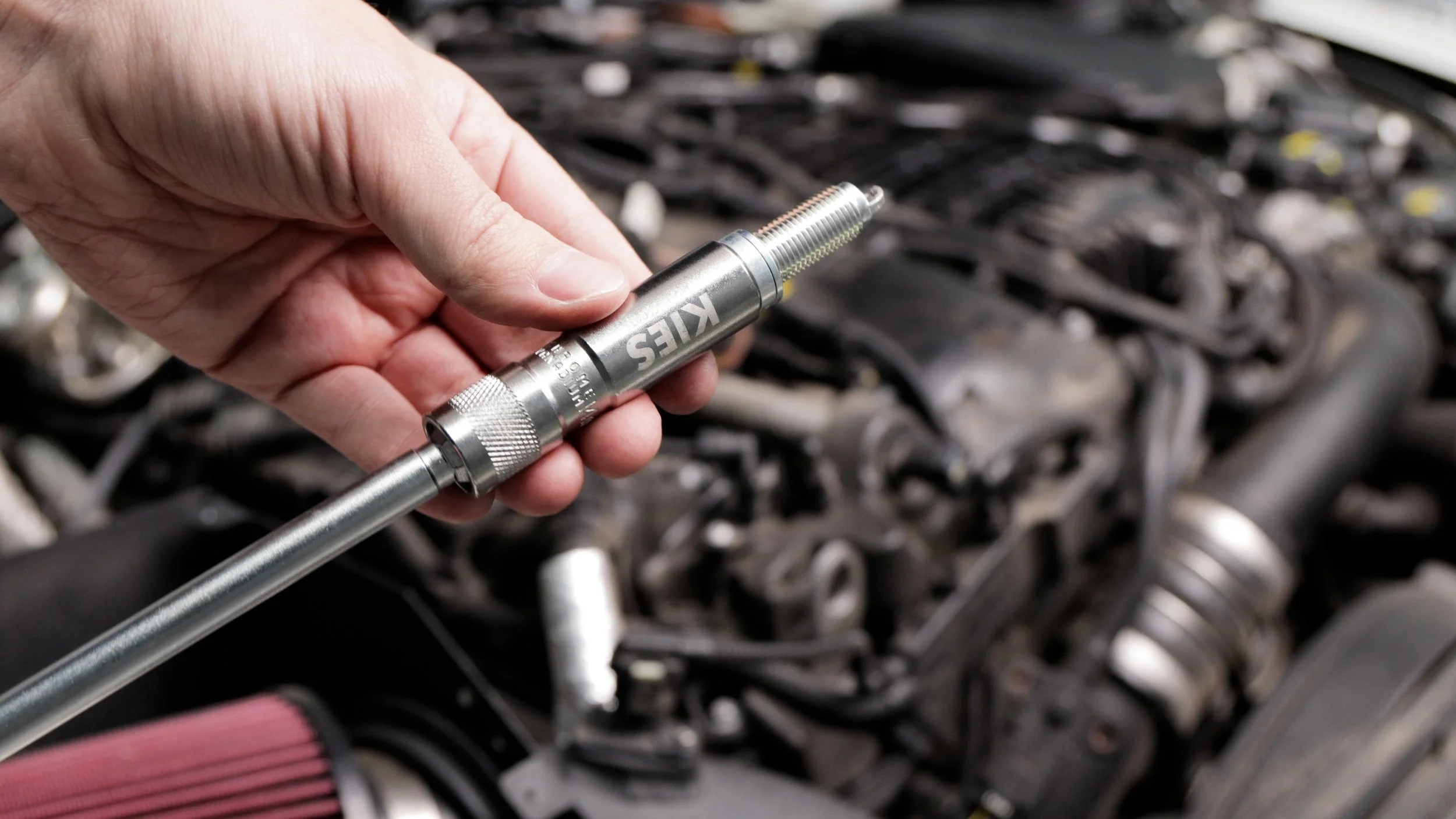 model kunci busi mobil - Moladin