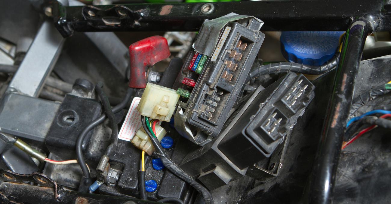 penyebab sekring motor putus - Moladin