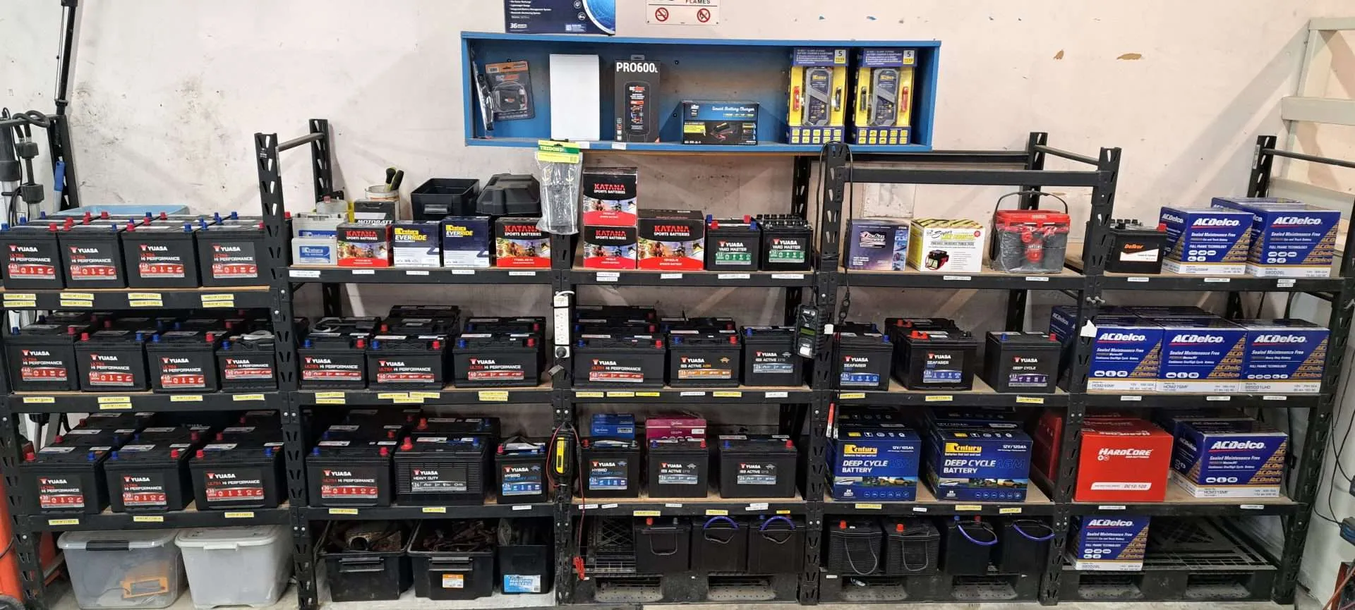 8 Aki yang Bagus untuk Motor Beat dan Tips Memilihnya tips memilih aki yang bagus untuk motor beat - Moladin.