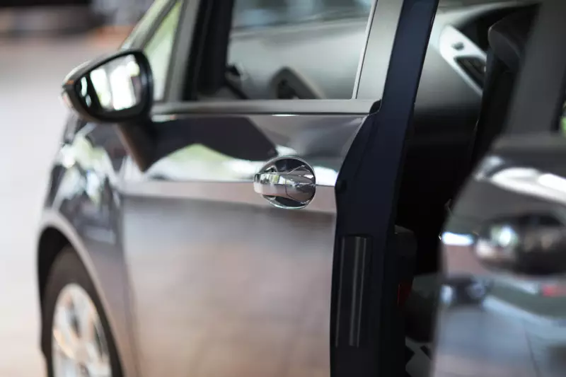 tips merawat karet pintu mobil - Moladin