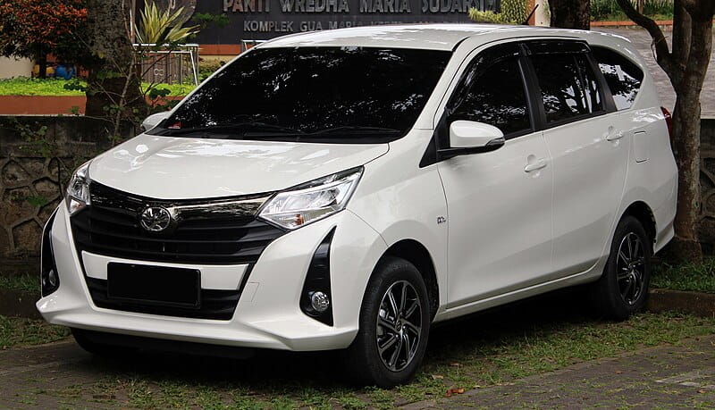 toyota calya mobil keluarga 100 jutaan