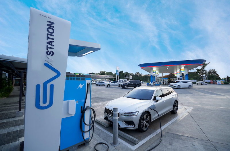 Biaya Charge Mobil Listrik di SPKLU - Moladin