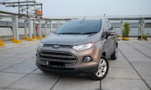 Ford EcoSport Titanium mobil sunroof 100 jutaan