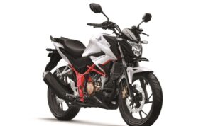 Honda CBR150R Streetfire motor touring 150cc