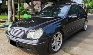 Mercedes Benz C240 W203 mobil sunroof murah 100 jutaan