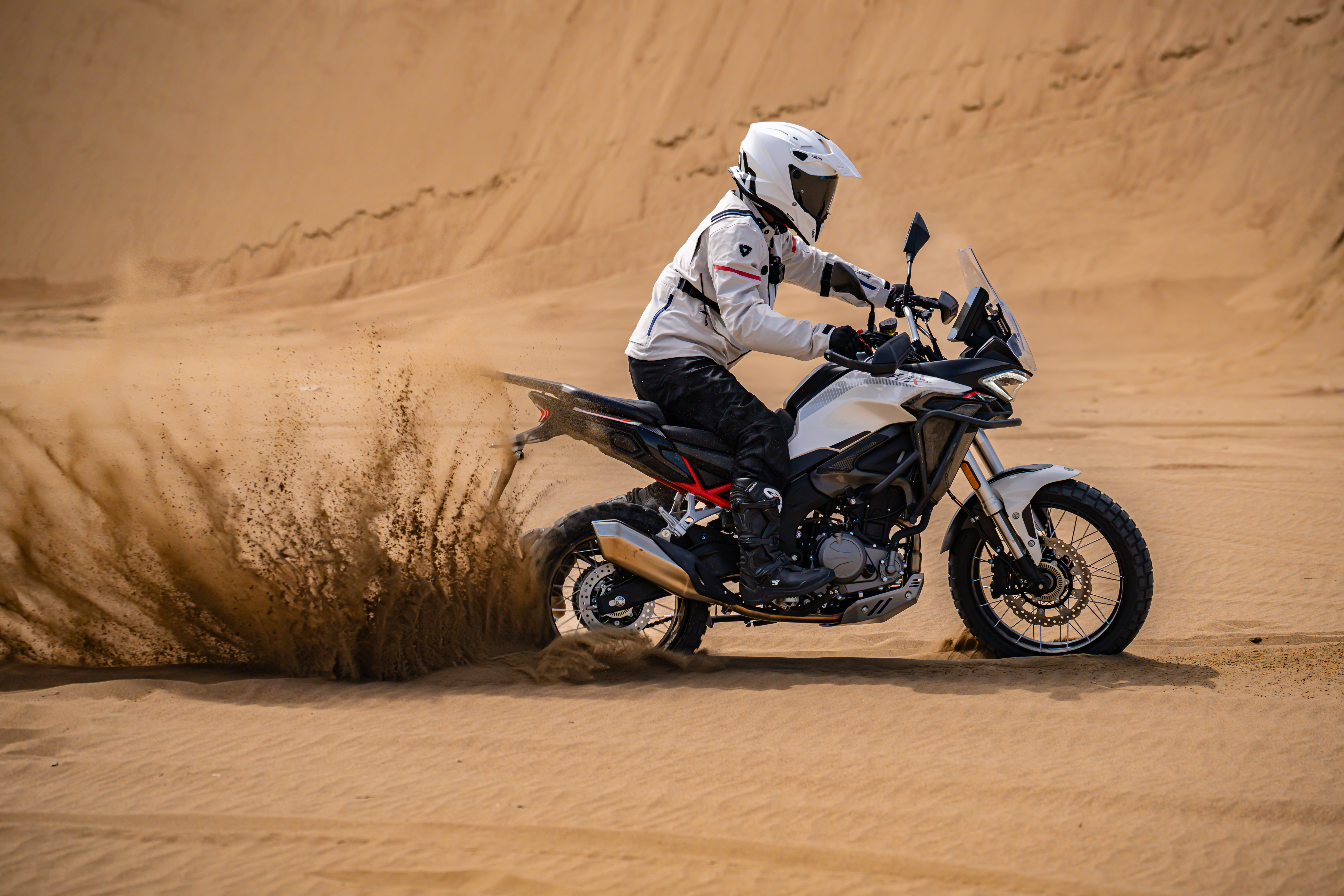 Spesifikasi dan Harga Morbidelli T252X serta T1002VX Yang Pas Buat Diajak Touring T352X Motion 38