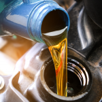 Berapa KM Ganti Oli Mobil yang Ideal? Ini 9 Tandanya! - Tuwaga