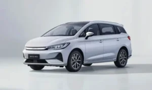 Daftar Mobil 6 Kursi Terbaik byd m6 mobil 6 kursi