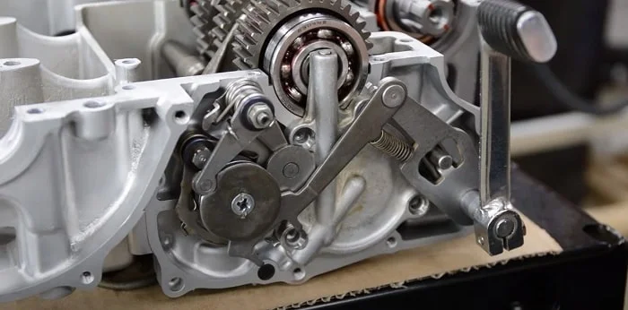 cara kerja transmisi manual motor - Moladin