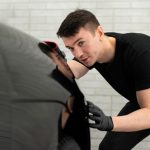 6 Cara Menghilangkan Baret pada Mobil Hitam