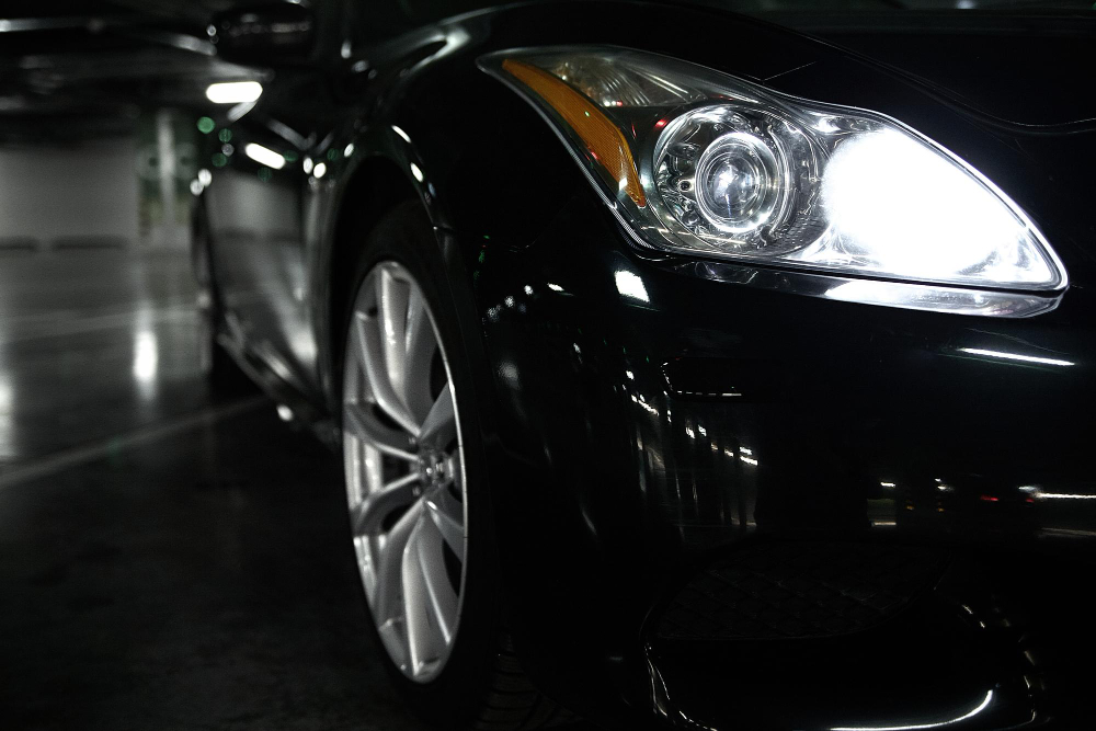 cara mengkilapkan cat mobil warna hitam by Moladin