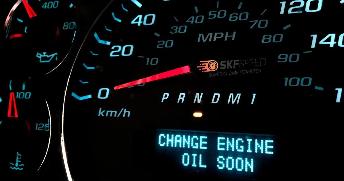 Berapa KM Ganti Oli Mobil yang Ideal? Ini 9 Tandanya! berapa km ganti oli mobil - Moladin