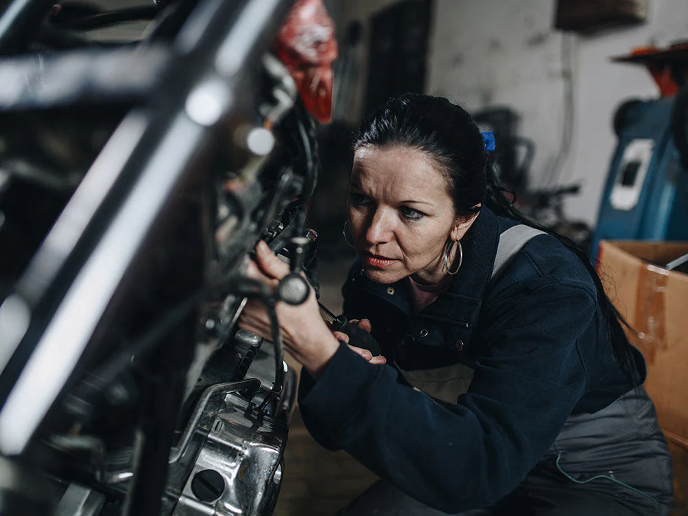 motor bau bensin - Moladin