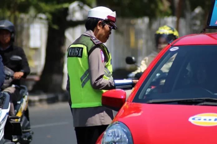 denda tilang tidak bawa sim - Moladin