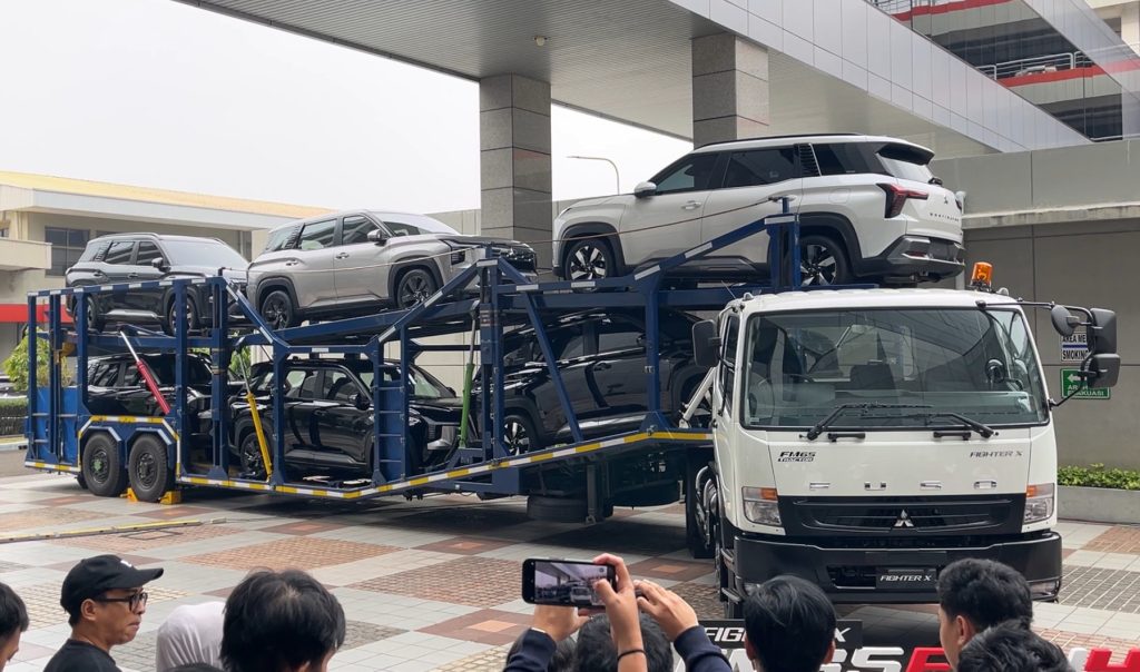 Spesifikasi Mitsubishi Fuso Fighter X FM65F Tractor Head 4X2