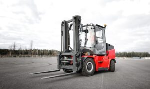 mobil pengangkut barang forklift