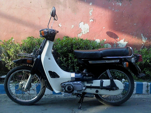 motor bebek kawasaki by Moladin