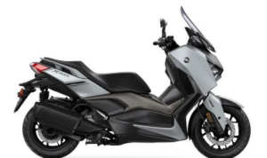 motor dengan tangki besar