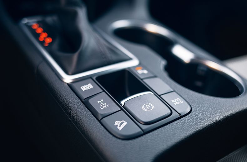 5 Jenis Rem Tangan Mobil, Fungsi, dan Cara Kerja jenis rem tangan mobil - Moladin