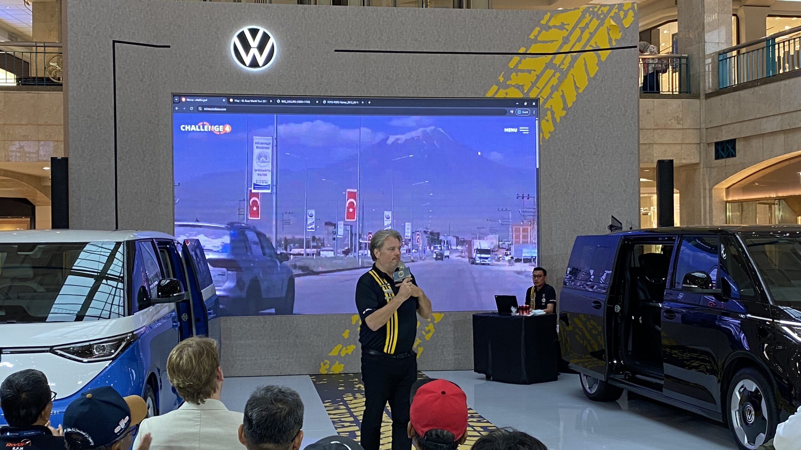 Volkswagen ID. BUZZ World Tour Menembus Lima Benua, Menyapa Jalanan Indonesia IMG 4339 scaled