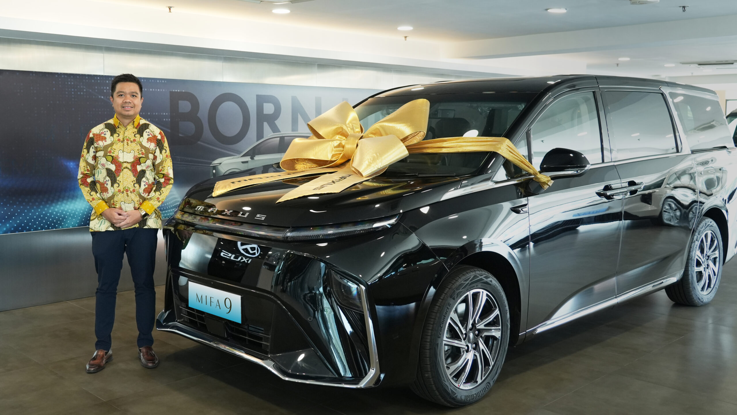 Maxus Menyerahkan Maxus MIFA 7 dan MIFA 9 Produksi Dalam Negeri MAXUS 1 1 scaled