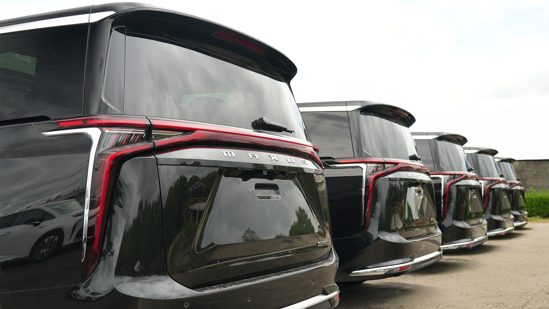 Maxus Menyerahkan Maxus MIFA 7 dan MIFA 9 Produksi Dalam Negeri MAXUS 3 1