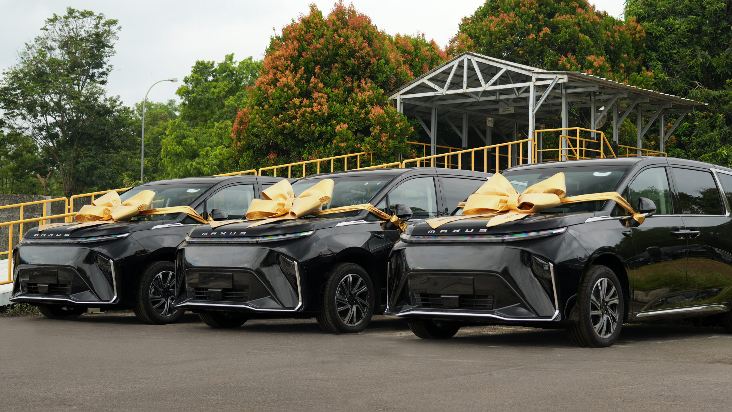 Maxus Menyerahkan Maxus MIFA 7 dan MIFA 9 Produksi Dalam Negeri MAXUS 4 1 scaled