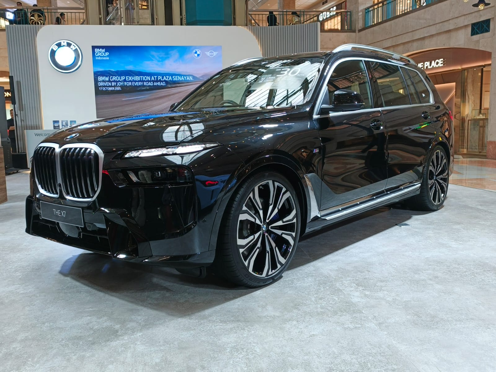 BMW Group Plaza Senayan Exhibition Kasih Promo Menarik bmw exhibition 3