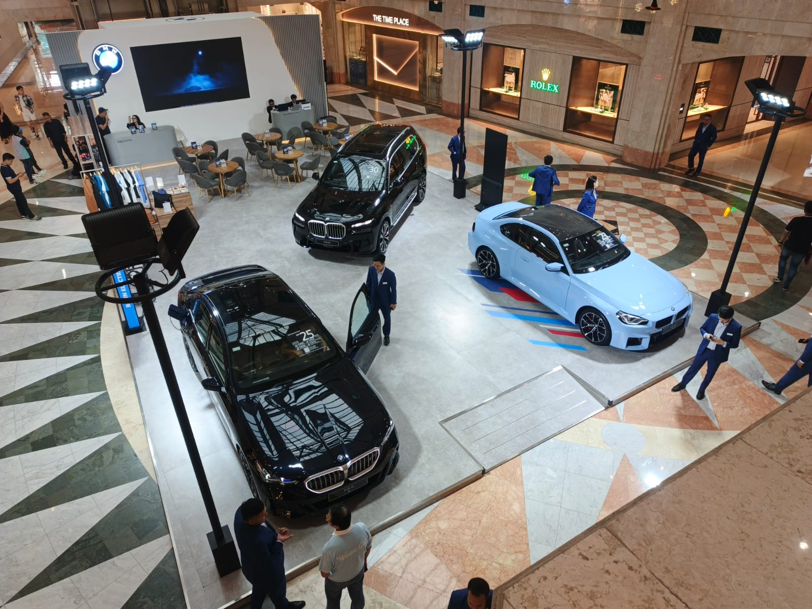 BMW Group Plaza Senayan Exhibition Kasih Promo Menarik bmw exhibition 7