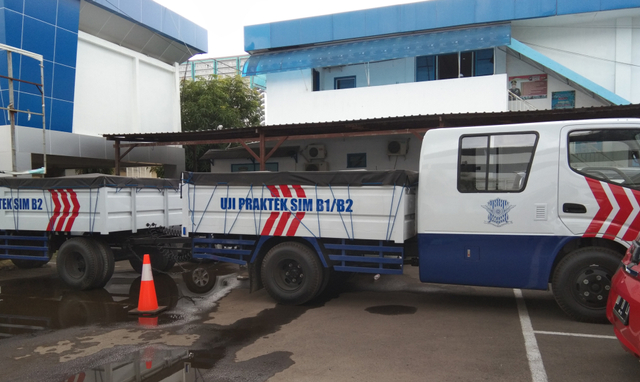 ujian praktek SIM B1 dan B1 umum - Moladin