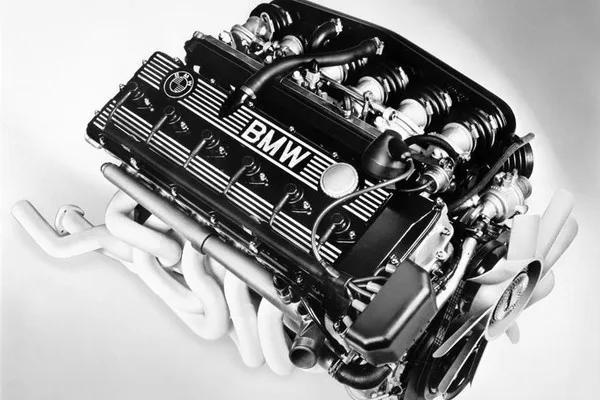 Fungsi Intake Valve, Cara Kerja, dan Jenis-jenisnya jenis-jenis intake valve pada mesin modern - Moladin