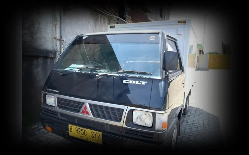 latar belakang perubahan warna plat nomor - Moladin