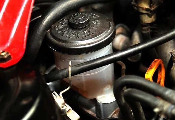 minyak kopling mobil