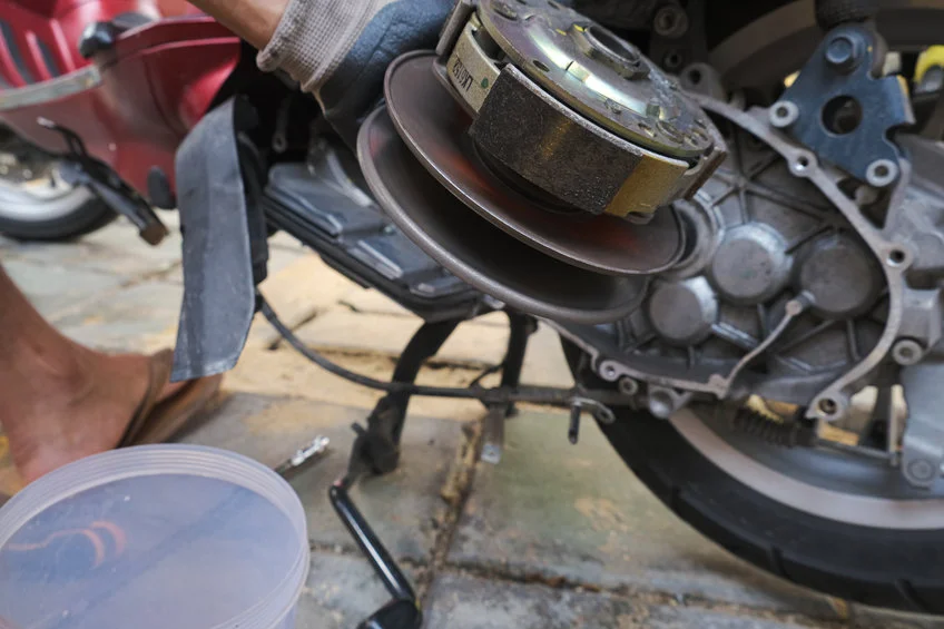 penyebab kampas ganda cepat aus - Moladin