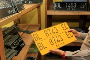 Mengenal Plat Kuning Artinya dan Perbedaan dengan Plat Lain