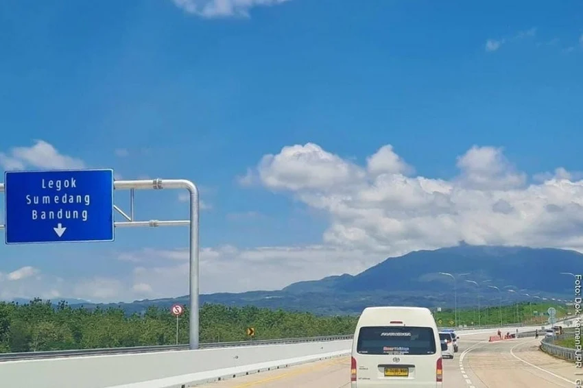 Tarif Tol Cisumdawu 2025: Rincian Lengkap dan Terbaru rincian tarif tol cisumdawu 2025 - Moladin