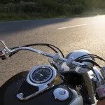 Ini 8 Penyebab Stang Motor Goyang dan Tips Perawatannya