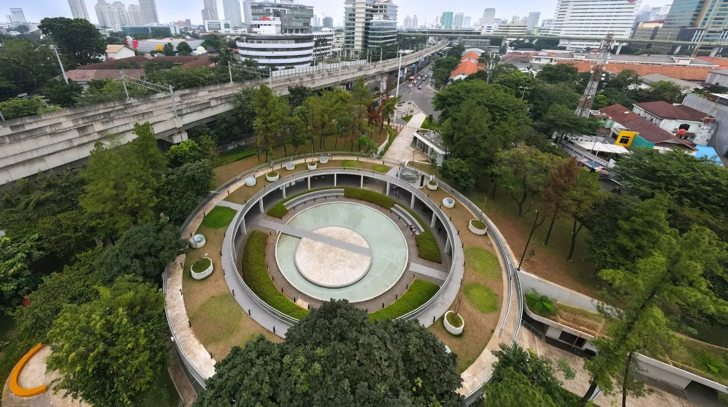 taman literasi martha christina tiahahu wisata jakarta selatan - Moladin