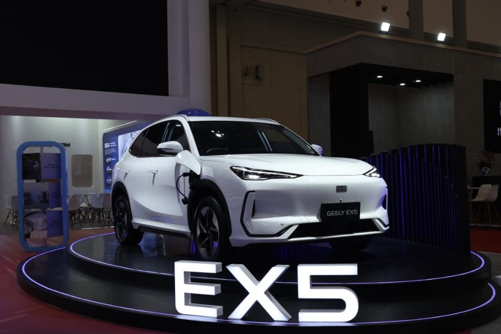 Foto 3 Geely EX5 kembali hadir sebagai SUV EV premium yang memadukan desain elegan performa bertenaga dan teknologi cerdas khas Geely