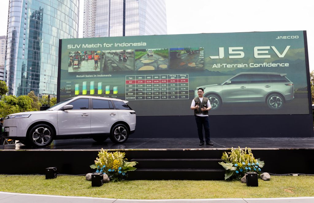 Bikin Syok, Harga JAECOO J5 EV Mulai Rp 429 Juta Foto 3 Presentasi produk JAECOO J5 EV oleh Ryan Ferdiean Tirto Head of Product JAECOO Indonesia